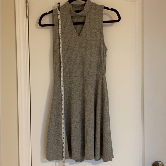 Dress - Picture 2 of 5